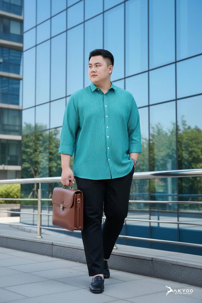 Set bộ big size nam Akyoo: Áo sơ mi kẻ xanh ngọc kết hợp với quần âu xanh navy