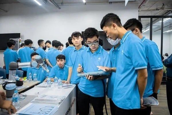 Điều khiển Robot công nghiệp