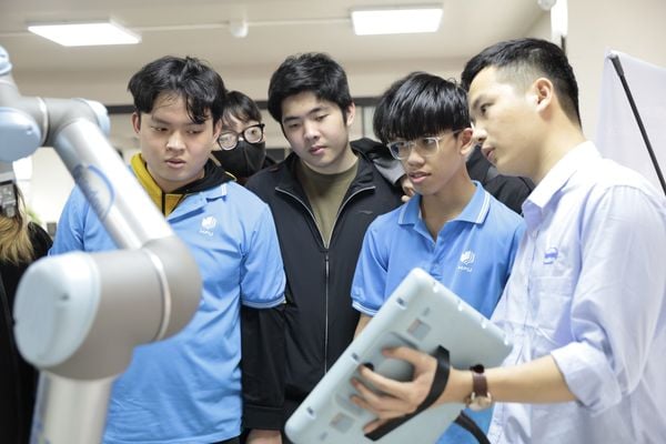 Một giờ thực hành với cơ sở vật chất hiện đại của Sinh viên HPU