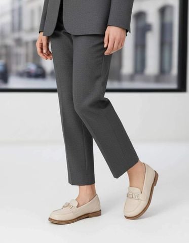 Giày lười + Bộ suit nữ