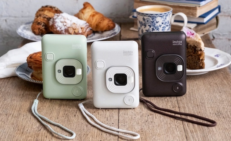 Instax Mini LiPlay: Nút Save có chức năng 