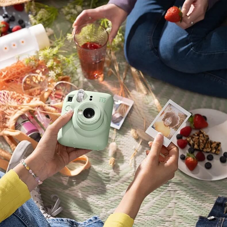 Không chỉ là máy ảnh, đó là một phong cách sống với Instax Mini