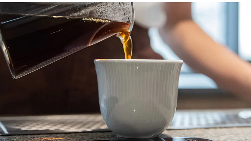 ly uống cà phê pour
