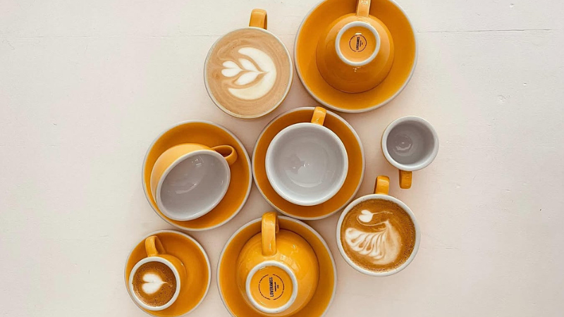 ly gốm sứ sang trọng