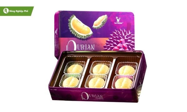 Bánh trung thu Musang King thơm béo, cơm sầu riêng vàng óng, hấp dẫn từng miếng.