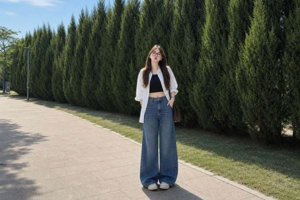 Áo croptop phối với quần ống rộng