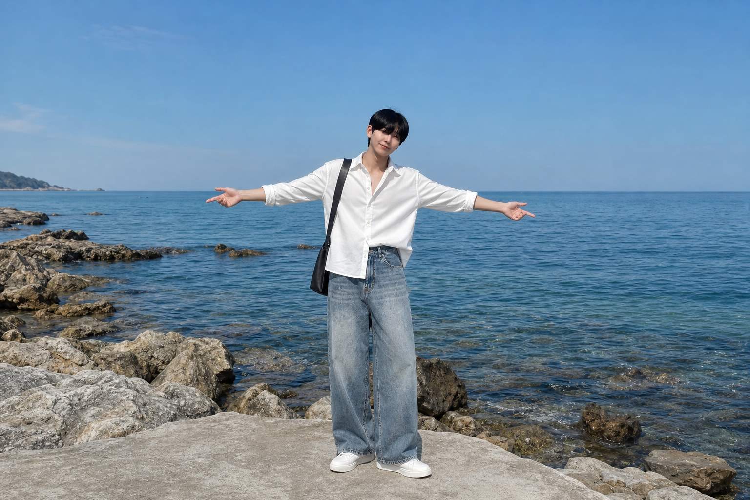 Áo sơ mi trắng phối quần jeans nam mùa hè