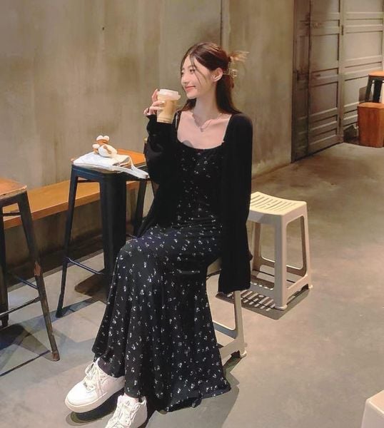 Cách phối đồ với giày thể thao trắng nữ - Váy hoa nhí