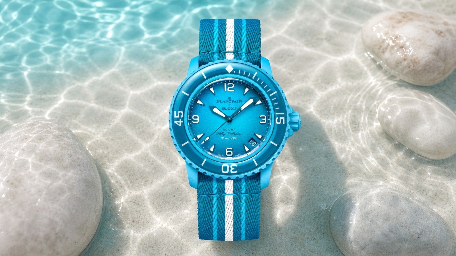 Blancpain x Swatch Blue Lagoon màu xanh ngọc trẻ trung