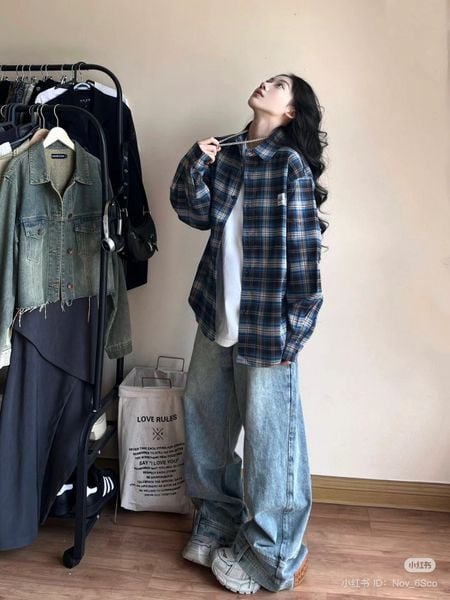 Áo thun form rộng nữ phối sơ mi khoác ngoài trẻ trung