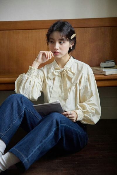 Các mẫu áo sơ mi nữ cách điệu đẹp - Người vai ngang hoặc bắp tay lớn