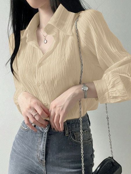 Vì sao áo sơ mi nữ cách điệu luôn có sức hút riêng