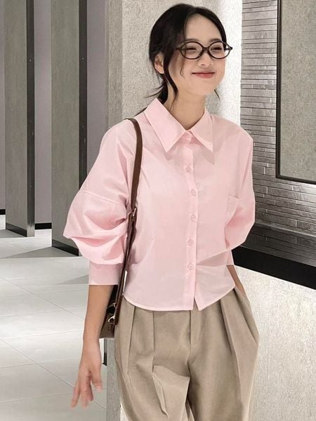 Các mẫu áo sơ mi nữ cách điệu đẹp - Phối với quần tây