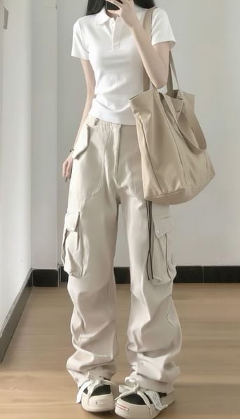 Cắch phối đồ với áo polo nữ - mix với quần jogger vải và túi tote