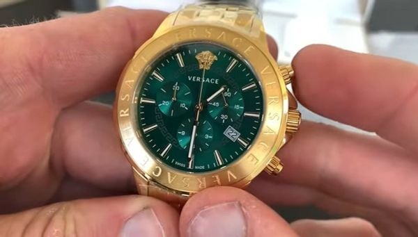 Cách check đồng hồ Versace chính hãng - Mặt kính Sapphire/Hardlex