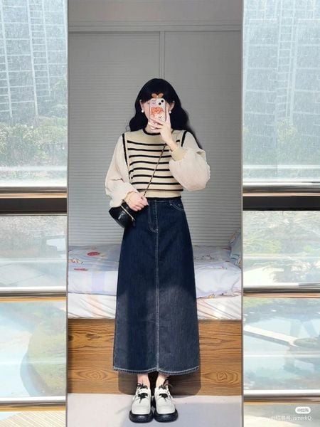 Chân váy jean dài phối với áo gì - áo gile len