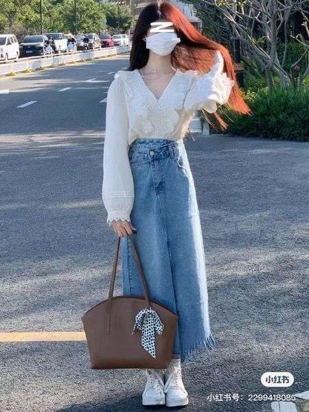 Chân váy jean dài phối với áo gì - áo tay bồng/cổ bèo