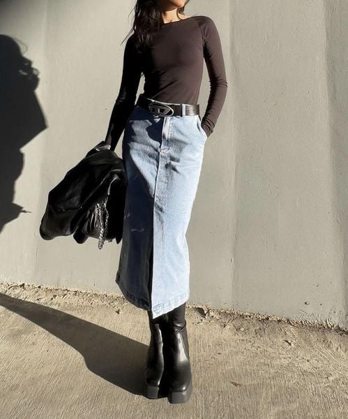 Chân váy jean dài phối với áo gì - áo giữ nhiệt ôm gọn