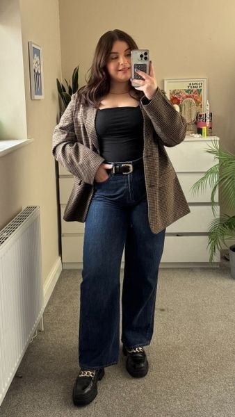 Chubby girl với Áo blazer dáng lửng + quần ống suông