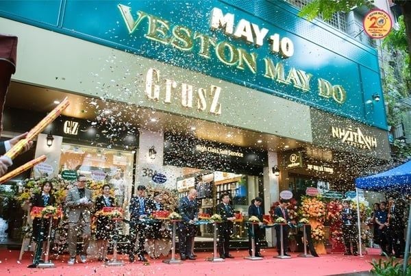 Công ty thời trang May 10