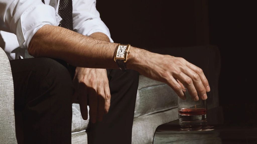 Đeo đồng hồ tay nào - tay phải