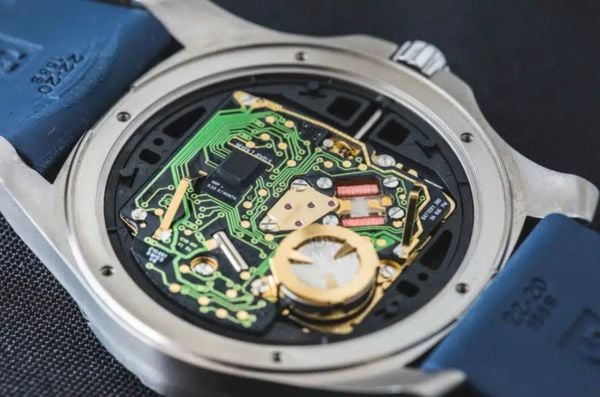 Đồng hồ Quartz là gì - Cấu tạo bên trong
