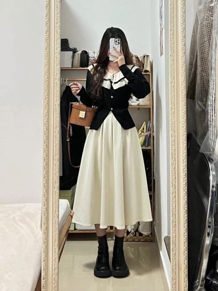 Cách phối đồ với chân váy dài qua gối - Boots cổ thấp