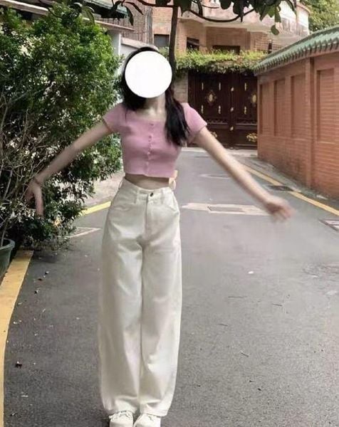 Quần ống rộng đi giày thể thao - kết hợp giày thể thao cùng màu quần