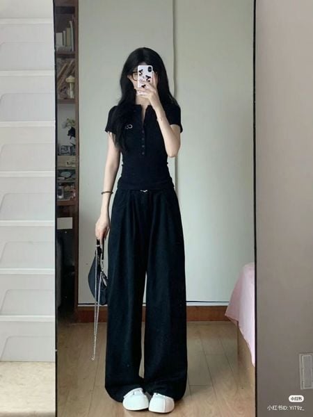 Quần ống rộng đi giày thể thao - phối cùng áo basic, phụ kiện gọn và giày thể thao