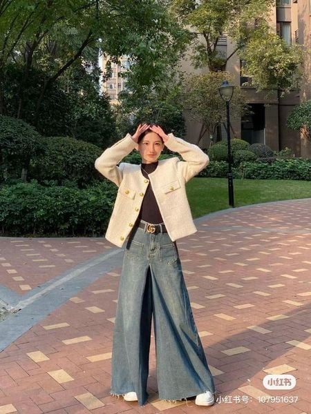 Quần ống rộng đi giày thể thao - phối layer cùng blazer và giày thể thao trắng