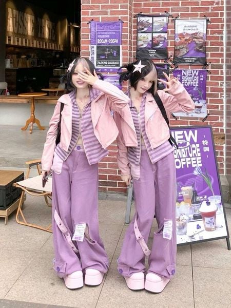 Màu tím phối với màu gì - hồng phấn hoặc hồng đất