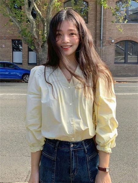 Áo màu vàng nên phối với quần màu gì