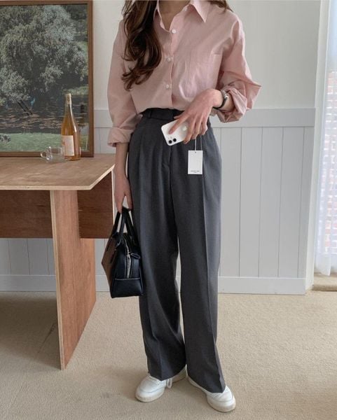 Màu xám phối với màu gì - Quần xám với áo hồng nhạt, tím nhạt hoặc xanh pastel