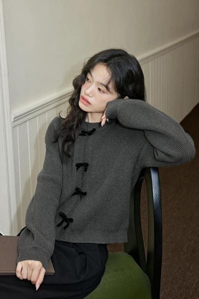 Màu xám ghi phối với màu gì