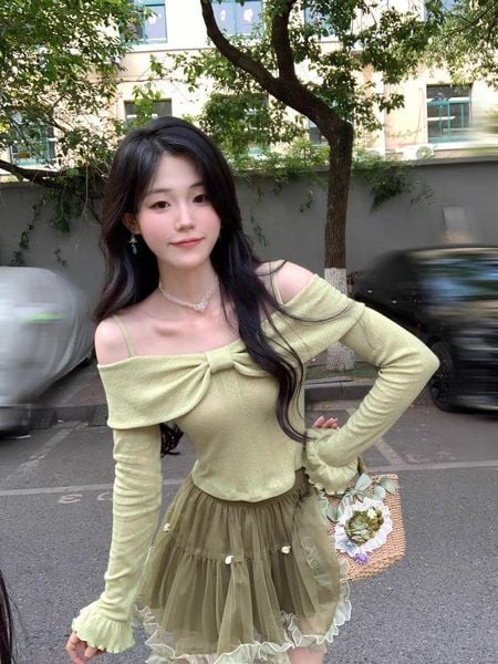 Áo xanh lá cho outfit hằng ngày