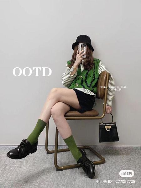 Xanh lá phối với màu gì - đen