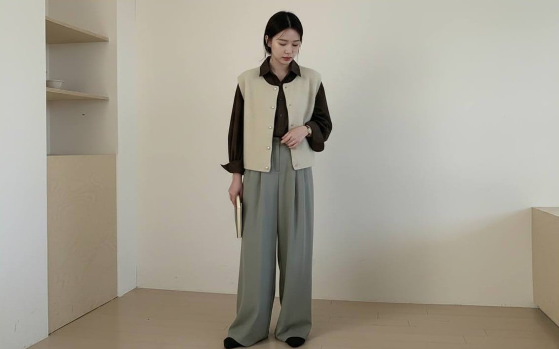 Áo gile nữ tạo lớp layer gọn nhưng không nặng nề cho outfit