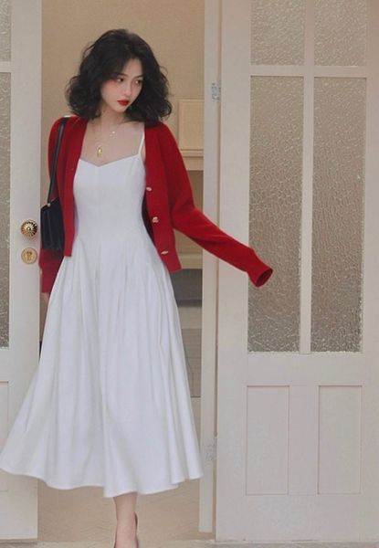 Outfit công sở - Cardigan mỏng khoác ngoài váy hai dây
