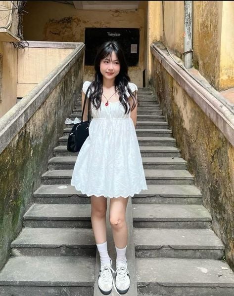 Outfit đi biển - Babydoll đi kèm giày bệt hoặc sandal