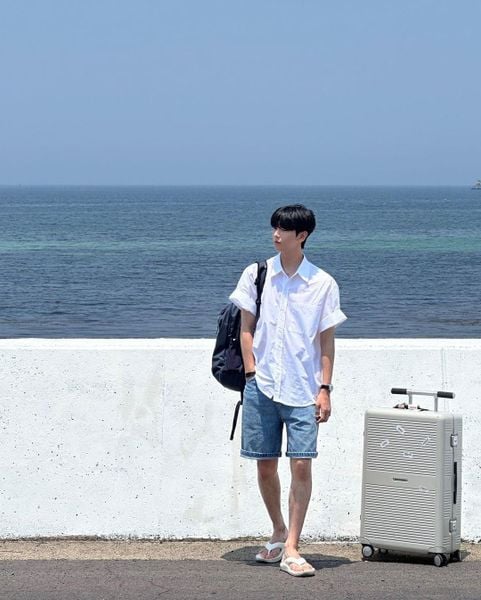 Đi biển không chỉ là quần short và áo phông