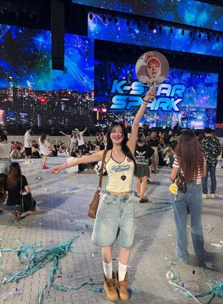 Outfit đi concert - concert ngoài trời