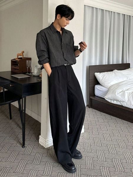 Outfit đi đám cưới nam - Sơ mi đen kết hợp quần âu đen kết hợp giày da đen