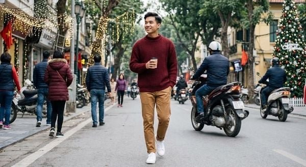 Outfit giáng sinh - Sweater đỏ trầm phối Quần Chinos (Kaki)