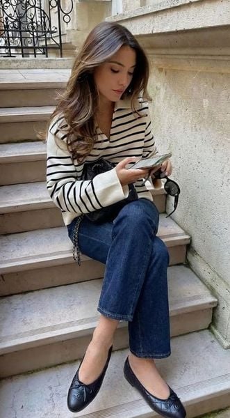 Parisian chic - Áo Breton + Jeans ống đứng + Ballet flats
