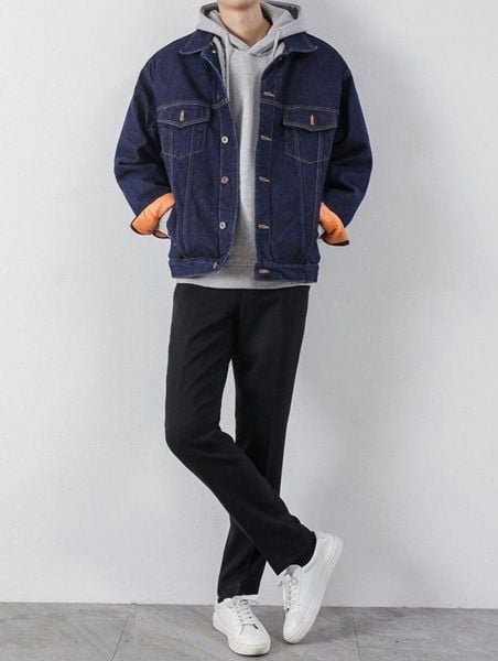 Phối đồ nam với Hoodie mỏng + denim jacket + quần đen