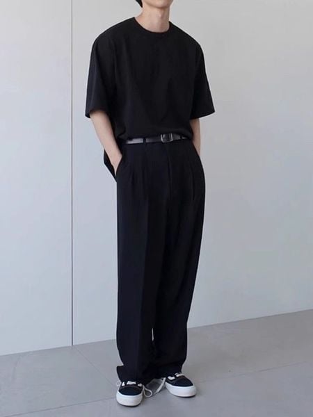 Phối đồ nam theo phong cách Tee trắng hoặc đen