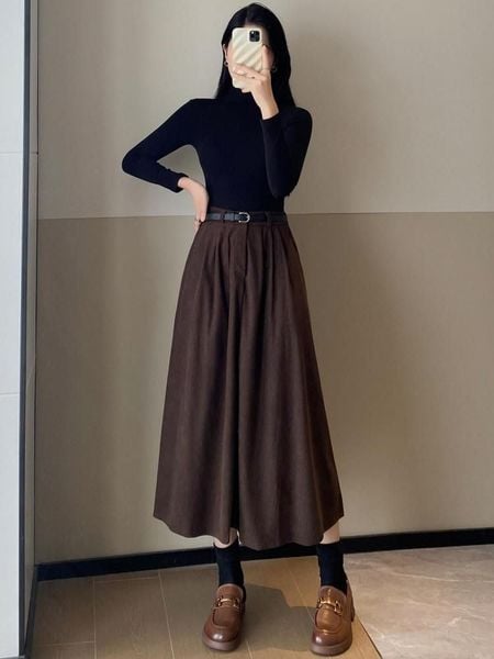 Chân váy xếp ly dài màu trắng