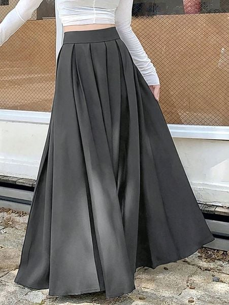 Cách phối đồ với chân váy xếp ly dài - áo croptop vừa phải