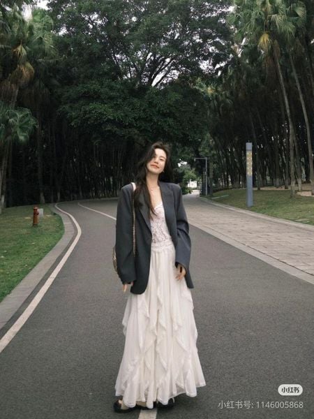 Cách phối đồ với chân váy xòe dài - blazer