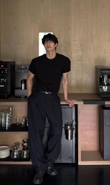 Ưu tiên quần ôm vừa hay quần ống đứng